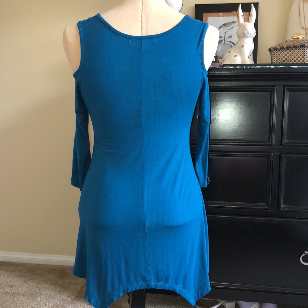 Signature Collection Cold Shoulder Tunic - Picture 4 of 7